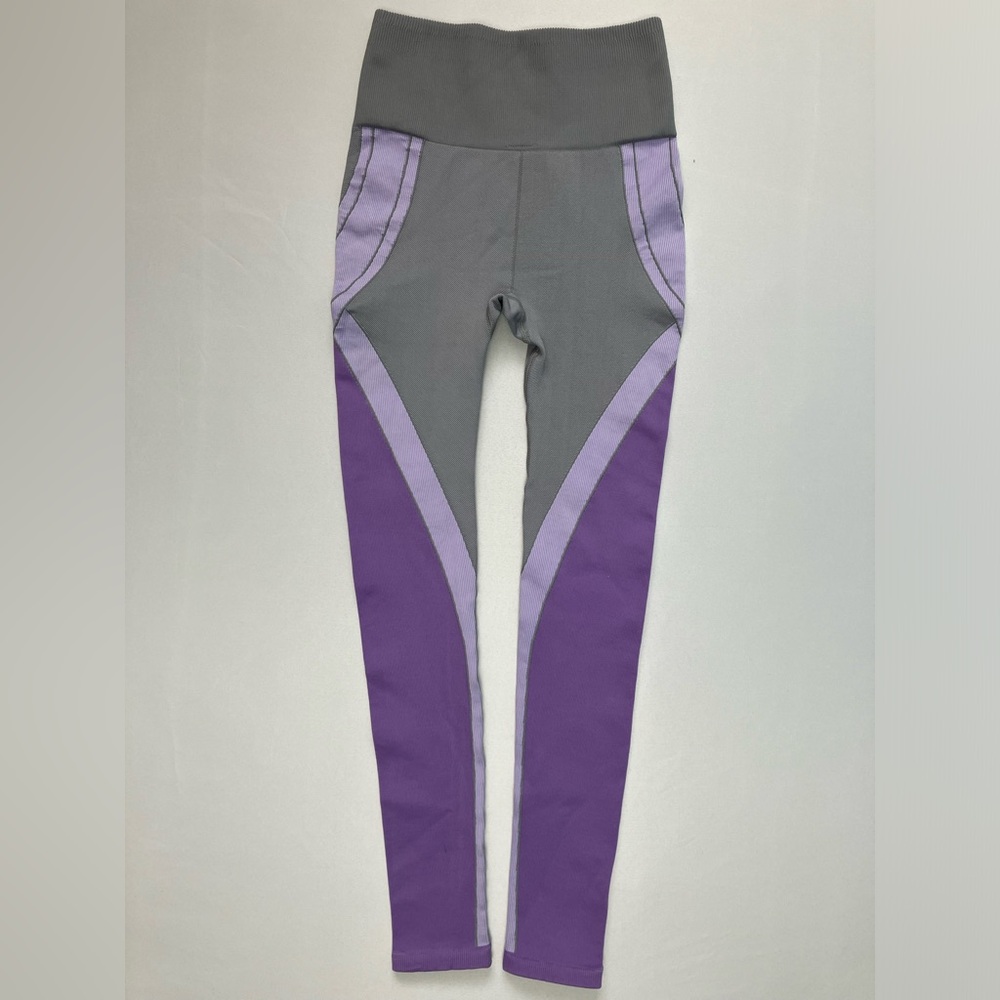 Fabletics Sofia Seamless Crop Top & Legging Frosted Lilac 2 Piece Workout Set XS - Picture 7 of 10